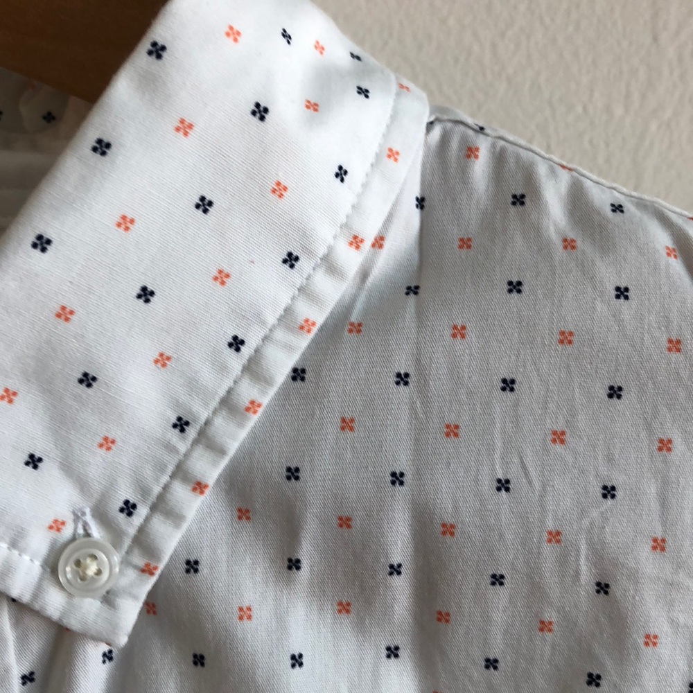 Men’s Express button down - Picture 2 of 4